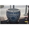 Image 2 : BLUE & WHITE PORCELAIN FISHBOWL/PLANTER (14 1/2") (DOES NOT INCLUDE STAND)