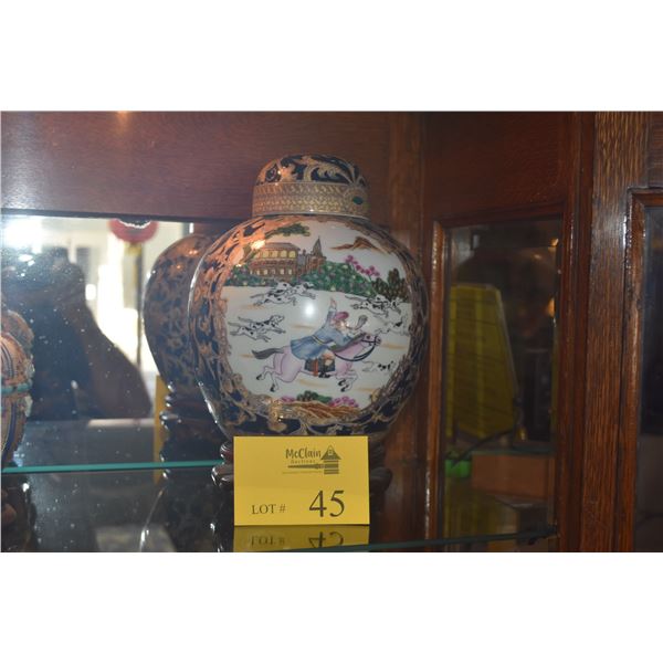 CHINESE EXPORT PORCELAIN GINGER JAR W/FIGURAL HUNT SCENE W/STAND