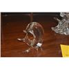 Image 3 : CRYSTAL SWORDFISH & DOLPHIN (SIGNED) FIGURINE & IRIDESCENT SNAIL PAPERWEIGHT (3 PCS)