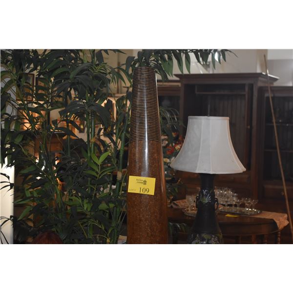 CALLISTO GOLD OYSTER SHELL FLOOR LAMP