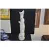 Image 8 : 22" CHINESE BLANC DE CHINE PORCELAIN STATUE OF GUANYIN (KWAN YIN) (DOES NOT INCLUDE STAND)