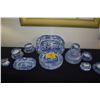Image 1 : COLLECTION OF SPODE BLUE ITALIAN COLLECTION: DINNER PLATES, SALAD, SERVING PIECES, CUPS & SAUCERS, C
