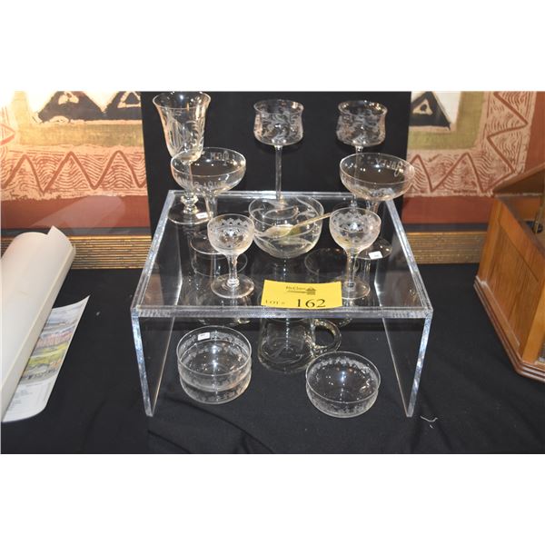 COLLECTION OF ETCHED GLASSES, MUGS & BOWLS (15 PCS)