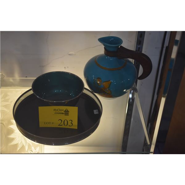 MIXED LOT: TOWLE SILVERSMITHS GREEN ENAMELED BOWL, ROUND TRAY & VINTAGE POPPYTRAIL BY METLOX CARAFE 