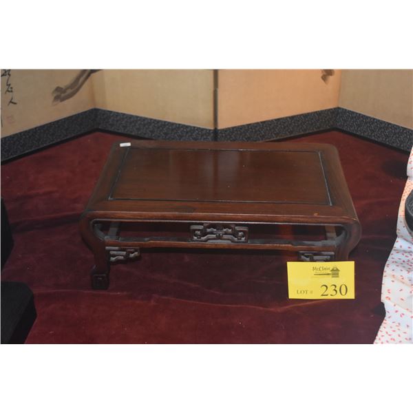 CHINEE WOOD STAND (10" X 17")