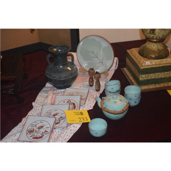 JAPANESE MIXED LOT: PORCELAIN TEA SET, SMALL KOKESHI DOLLS, ANTIQUED BRASS VASE, SQUARE PLATES & FAB