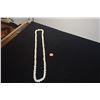 Image 2 : NI'IHAU MOMI KEO KEO SHELLS IN PIKAKE STYLE 32" NECKLACE