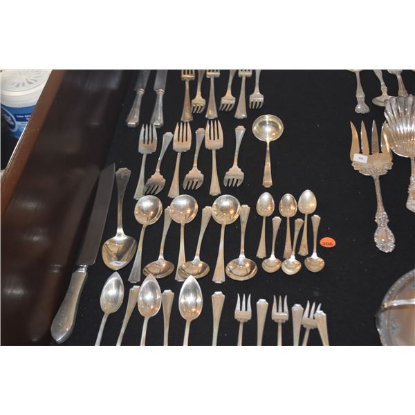 STERLING FLATWARE W/BOX (1862.2 GTW) (43 PCS)