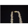Image 3 : 14K MOMI KEO KEO NI'IHAU SHELL LEI IN PIKAKE STYLE