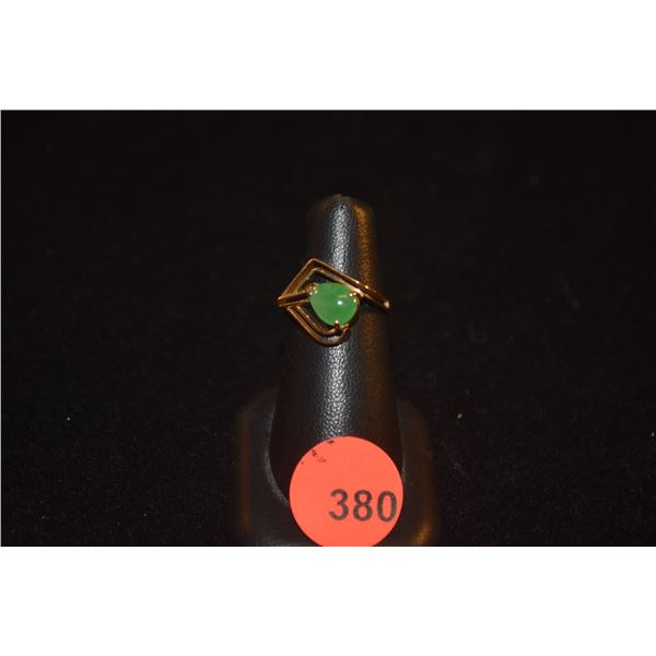 14K JADE RING (3.7 GTW)