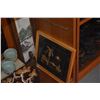 Image 2 : MIXED LOT: ASSORTED WALL ART, SAKI SET & COVERED CONTAINERS (16 PCS)