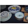 Image 5 : MIXED LOT: ASSORTED PLATES, BOWLS, VASE, CANISTER, MATS (33 PCS) (DOES NOT INCLUDE STANDS)