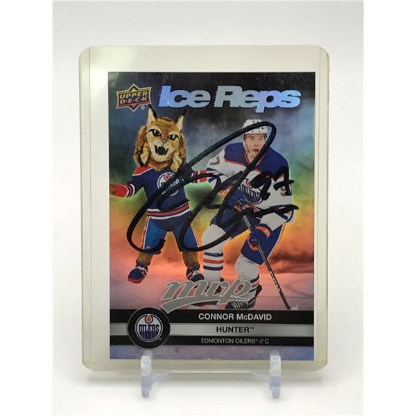 CONNOR MCDAVID SIGNED TRADING CARD
