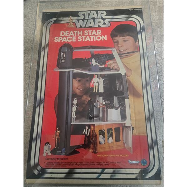 AFA 70 GRADED Star Wars Death Star SPACE STATION IN ORIGINAL PACKAGING