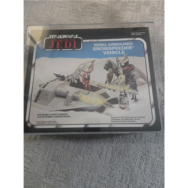 AFA 85 GRADED Star Wars RETURN OF THE JEDI REBEL ARMOURED SNOWSPEEDER VEHICLE IN ORIGINAL PACKAGING