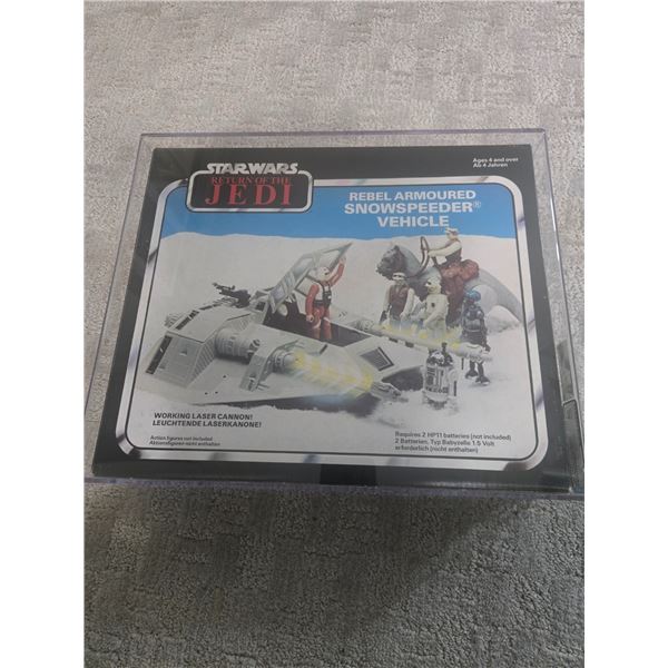 AFA 80 GRADED Star Wars RETURN OF THE JEDI REBEL ARMOURED SNOWSPEEDER VEHICLE IN ORIGINAL PACKAGING