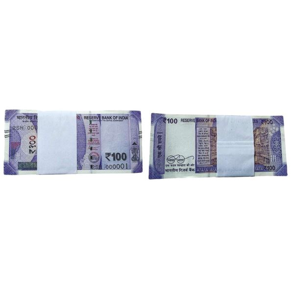 Rupees 100 bundle 2024, signed Shaktikant Das, the bundle starts with a fancy number 000001 and ends