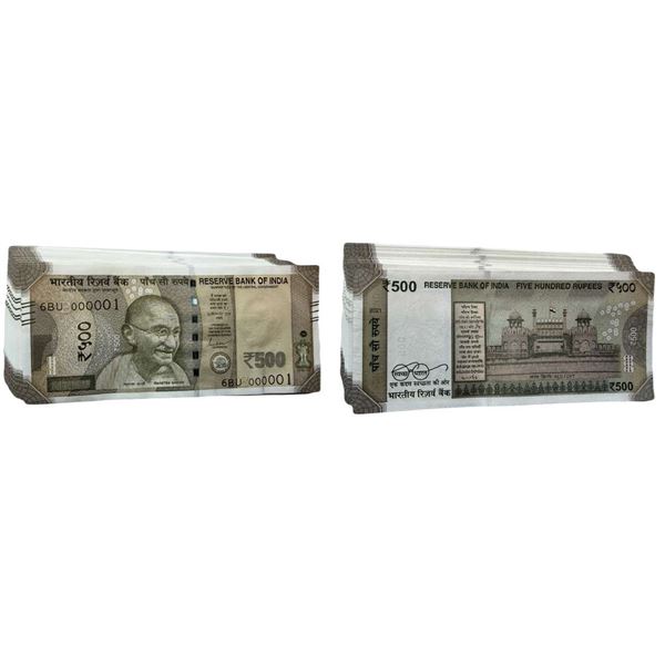 Rupees 500 bundle 2021, signed Shaktikant Das, the bundle starts with a fancy number 000001 and ends
