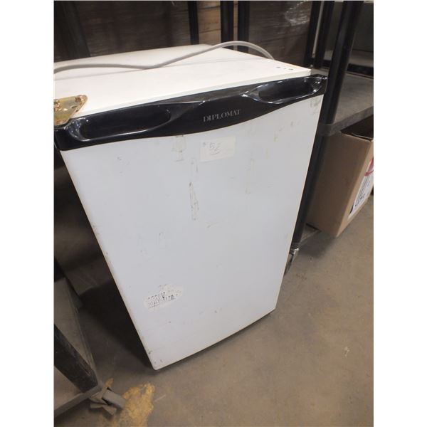 Diplomat Mini Fridge
