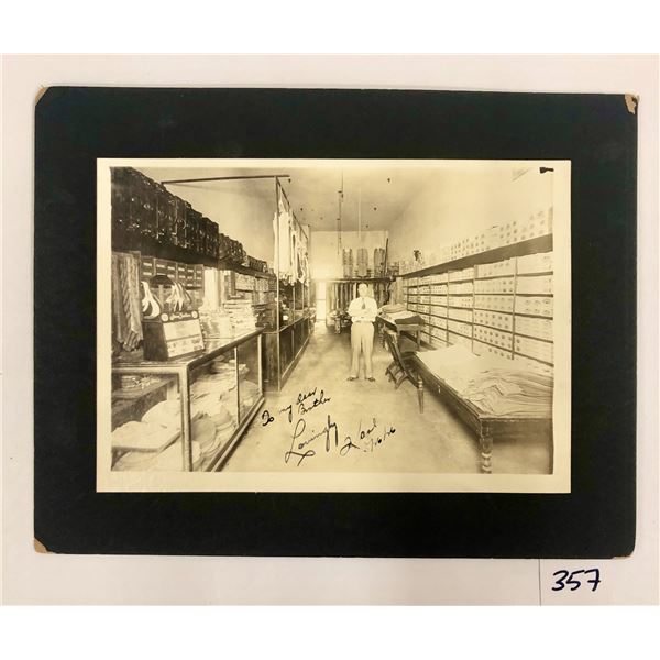 Cabinet Photo Store Interior Orlando, Florida