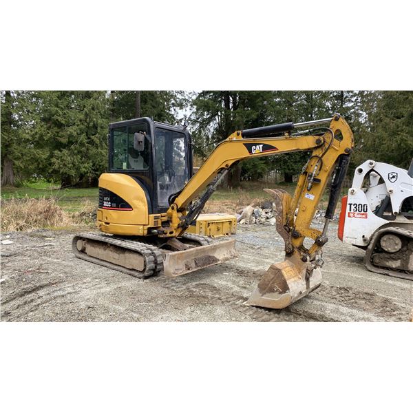 1997 CAT 303C CR EXCAVATOR YELLOW VIN CAT0303CLBXT00393