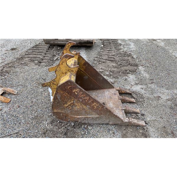 FINNING EXCAVATOR 18" BUCKET ATTACHMENT