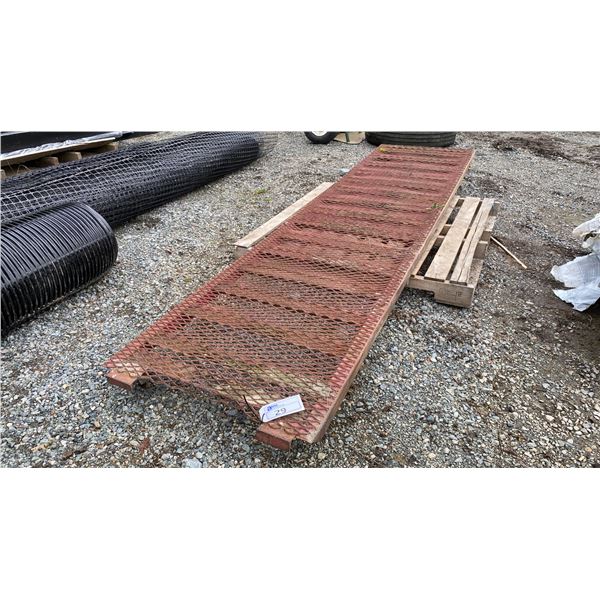 10' X 30" HEAVY DUTY LOADING RAMP