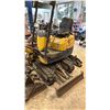 Image 3 : KOMATSU PC09-1 MINI EXCAVATOR YELLOW