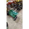 Image 3 : SCOTTS TURF BUILDER CLASSIC DROP & SCOTTS TURF BUILDER EDGEGUARD MINI SPREADER