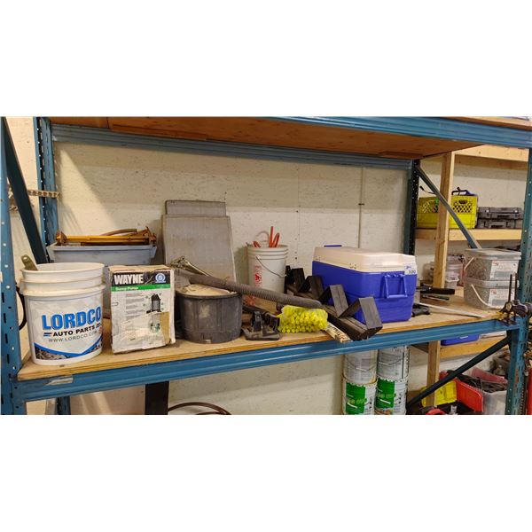 SHELF OF ASSORTED ITEMS INCLUDING; COOLER, EXTERIOR TRIM SCREWS, WAYNE SUMP PUMP & MORE