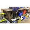 Image 2 : 1/2' THICK STEEL TOP WORK TABLE WITH RECORD #3 MECHANICS VISE APPROX 91"L X 26"W X 33.5"H