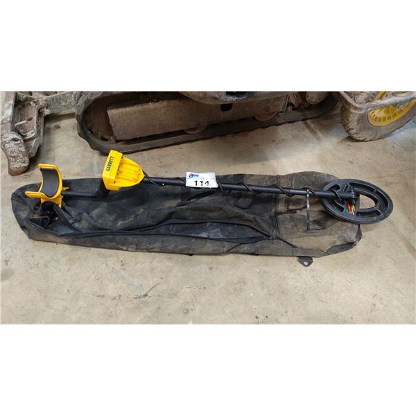 GARRETT ACE 150 METAL DETECTOR WITH CASE (NO BATTERY COVER)