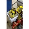 Image 3 : (3) BOTTLE JACKS (NO HANDLES) & LARGE ASSORTMENT OF RATCHET STRAPS & TRANSPORT TIE DOWNS
