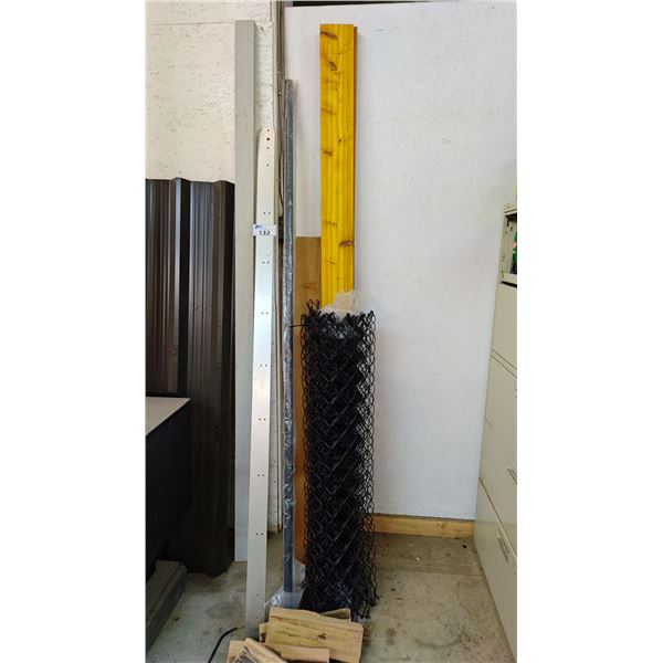 ROLL OF TEMPORARY FENCING & ASSORTED WOOD & METAL