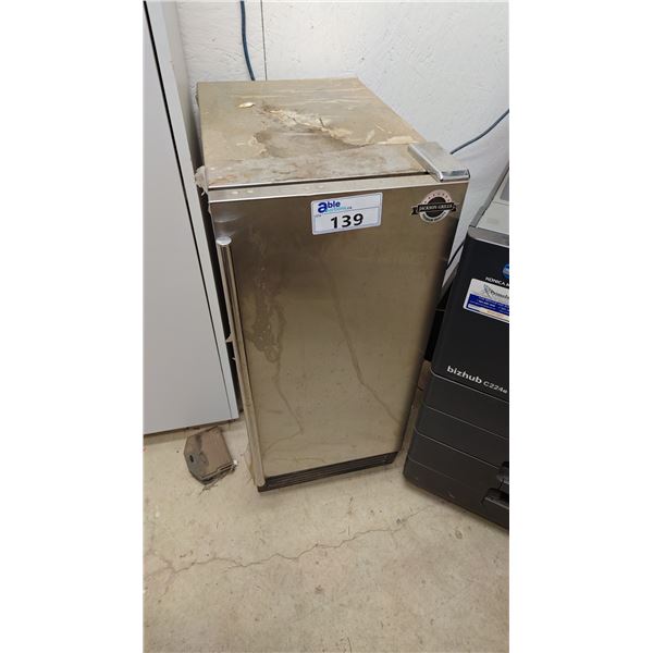 JACKSON GRILLS STAINLESS STEEL BAR FRIDGE