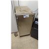 Image 1 : JACKSON GRILLS STAINLESS STEEL BAR FRIDGE