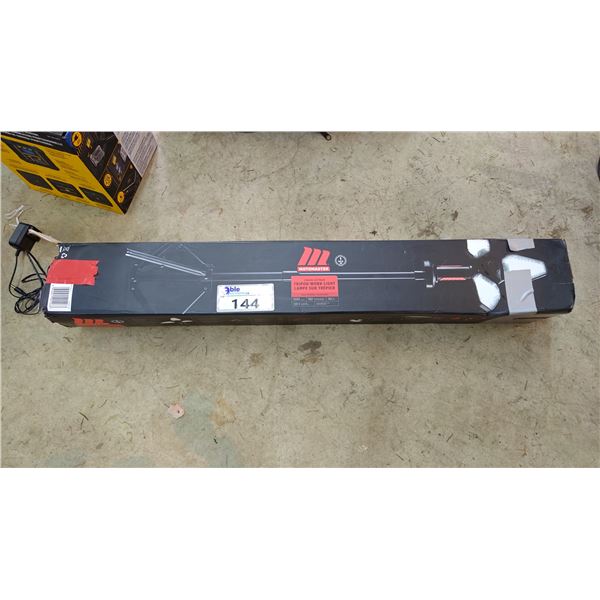 MOTOMASTER 3-BLADE TRIPOD WORK LIGHT
