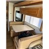 Image 16 : 2000 Fleetwood Pace Arrow Class A  33'  RV
