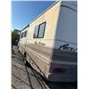 Image 7 : 2000 Fleetwood Pace Arrow Class A  33'  RV