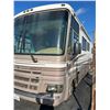 Image 8 : 2000 Fleetwood Pace Arrow Class A  33'  RV