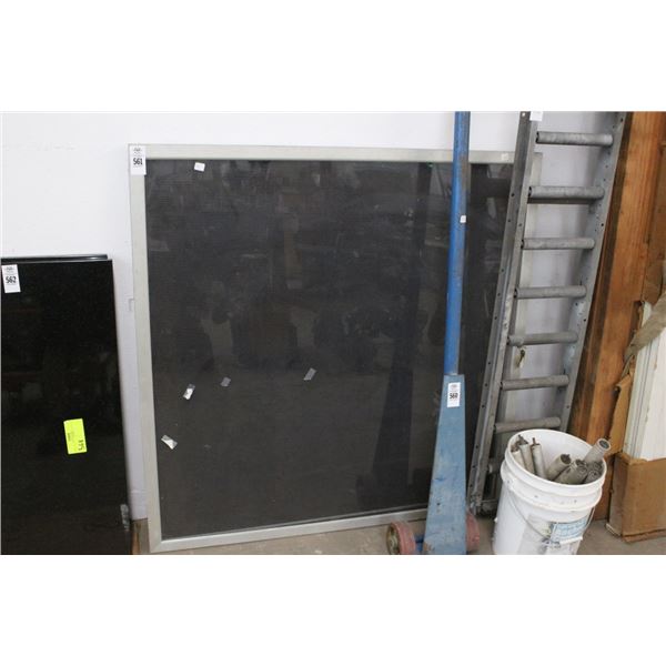 3'  X  3'  Locking Presentation Panel