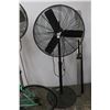 Image 1 : Black Pedestal Fan