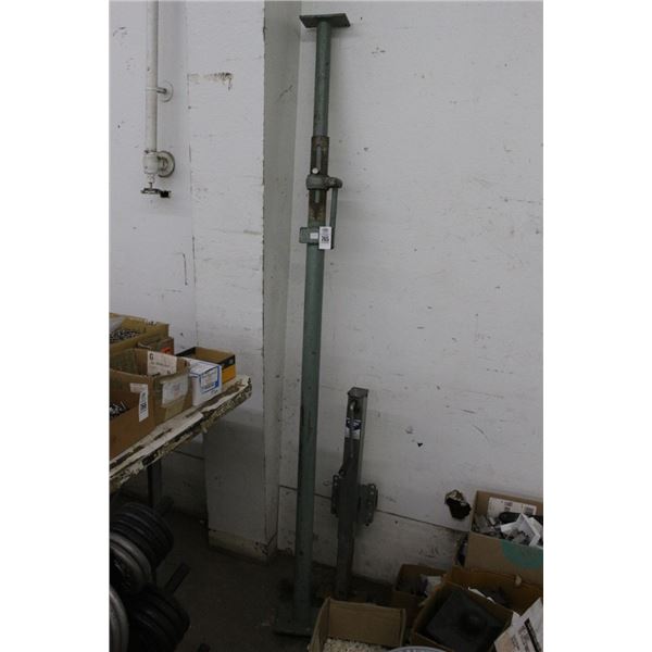 Trailer Jack w/Wall Jack