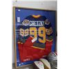 Image 1 : Signed Wayne Gretzky Jersey in Frame