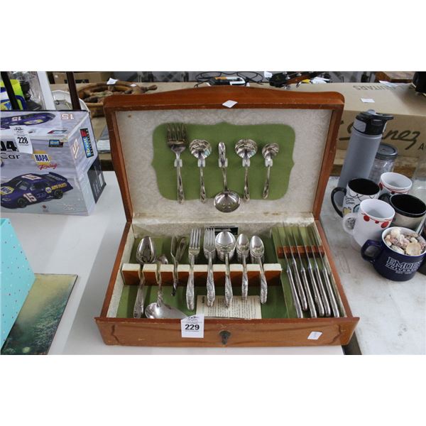 Holmes/Edwards Silverplate Set