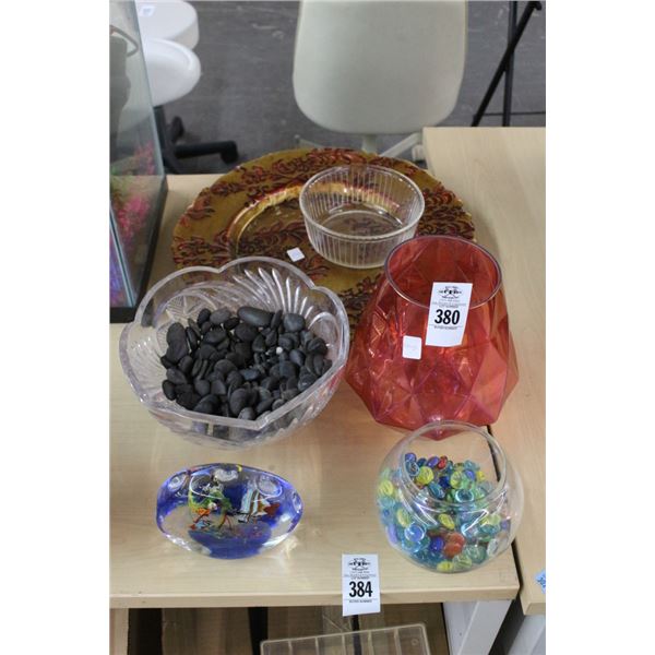 Charger w/Vases, Decorator Rocks