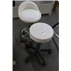 Image 1 : White Rolling Stools - 2
