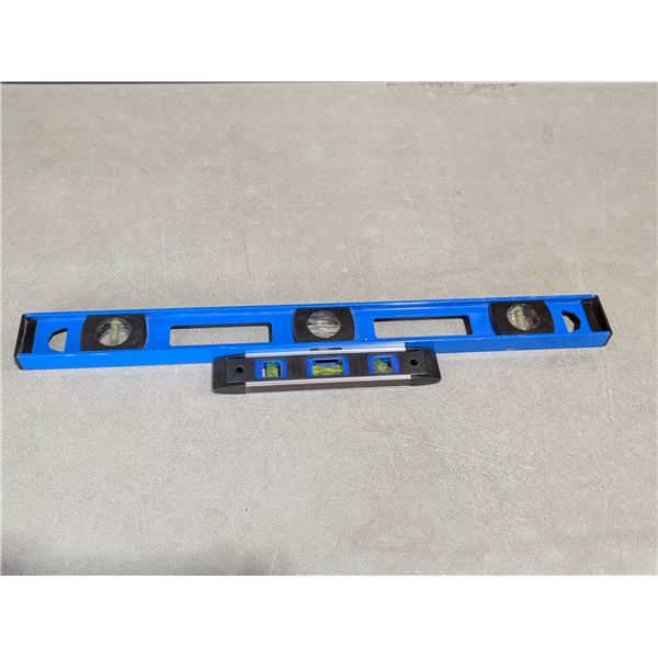 LOT DE 2 NIVEAUX ASST