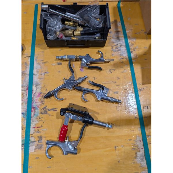 LOT DE ACCESSOIRES D'OUTILS PNEUMATIQUE