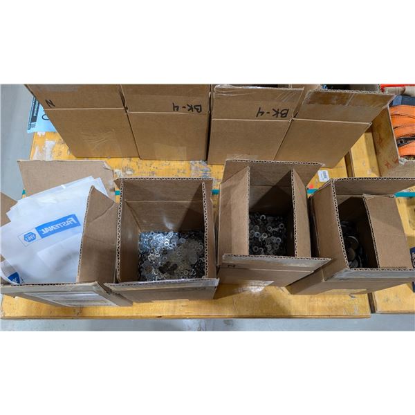 LOT DE QUINCAILLERIE ASST